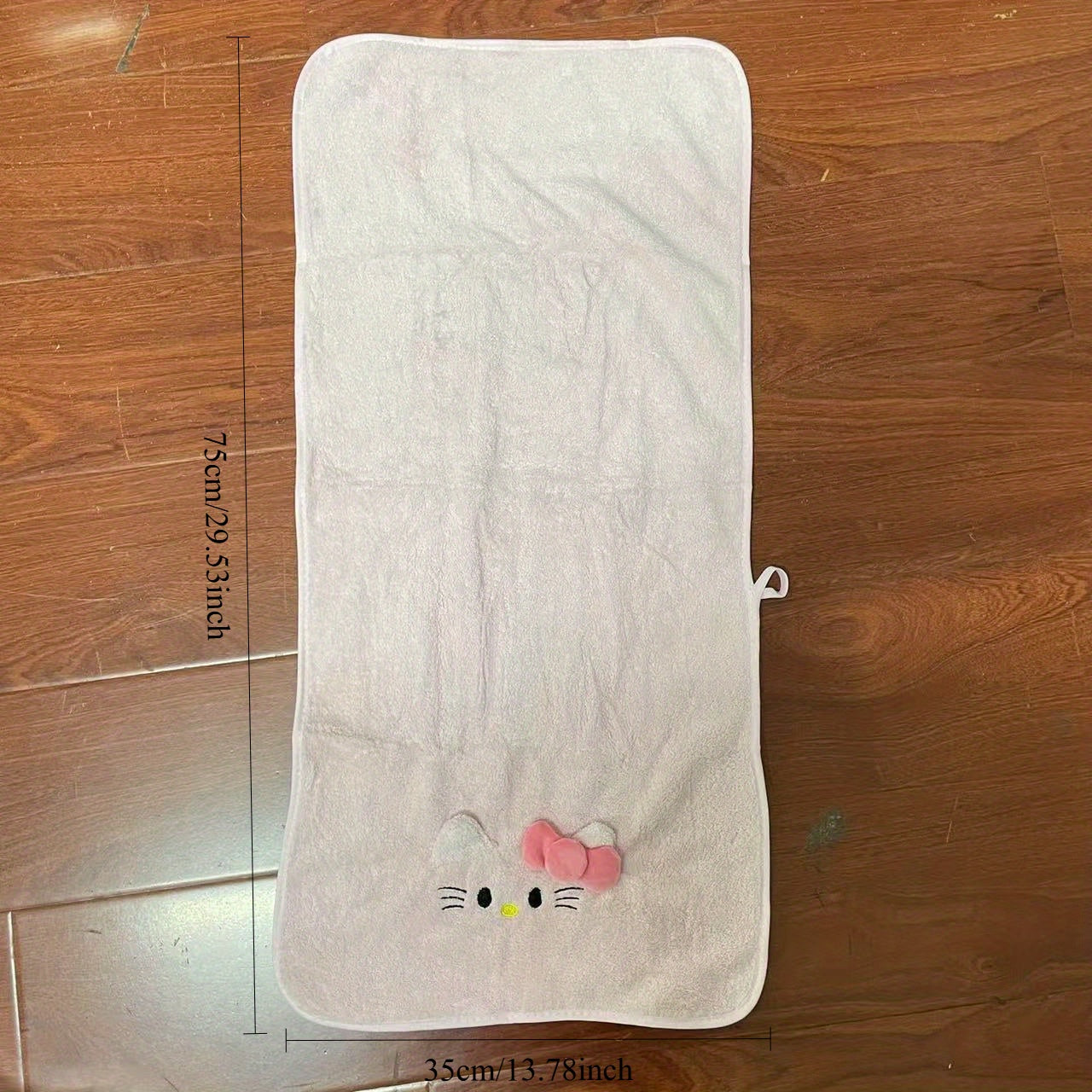 Y2K Sanrio Officially Approved for Hello Kitty Collection - Fast-Drying, Absorbent, Soft Coral Fleece, Weighing 300G, Pink with Heart And Bow Pattern, Ideal for Home Use Or As Gifts