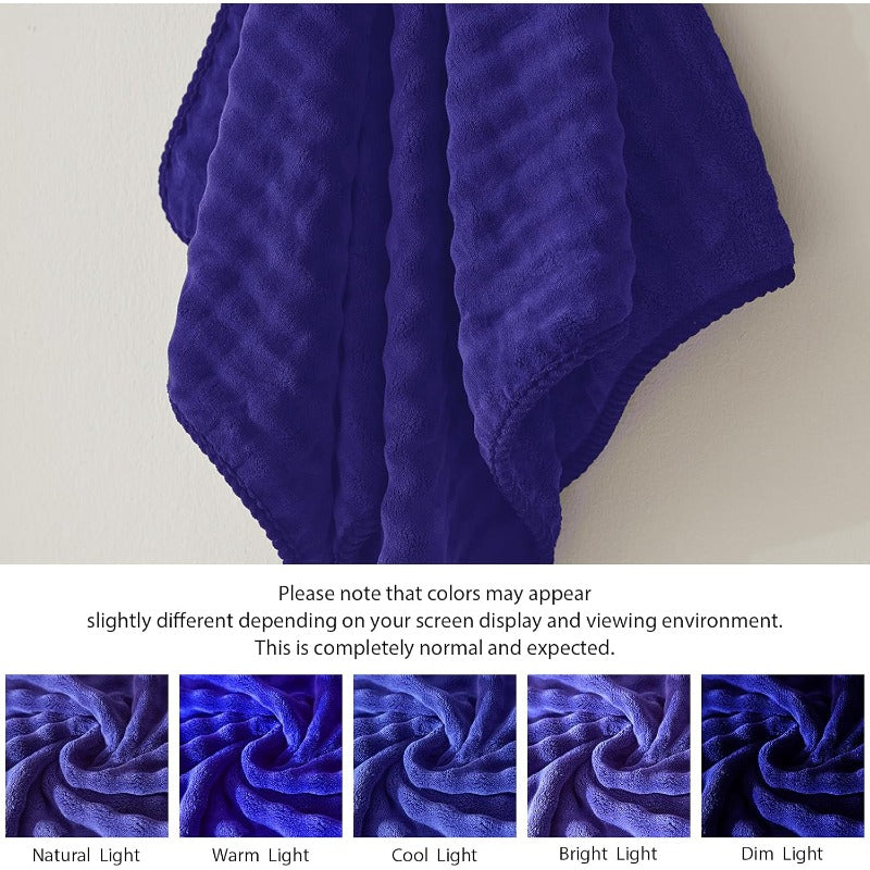 Set of 8 Lint-Free Towels in Navy Blue, Made of 500GSM Microfiber That Is Super Soft, Highly Absorbent, And Quick-Drying. This 3D Bubble Bathroom Set Includes 2 Bath Towels, 2 Hair Towels, 2 Hand Towels, And 2 Washcloths for Everyday Use.