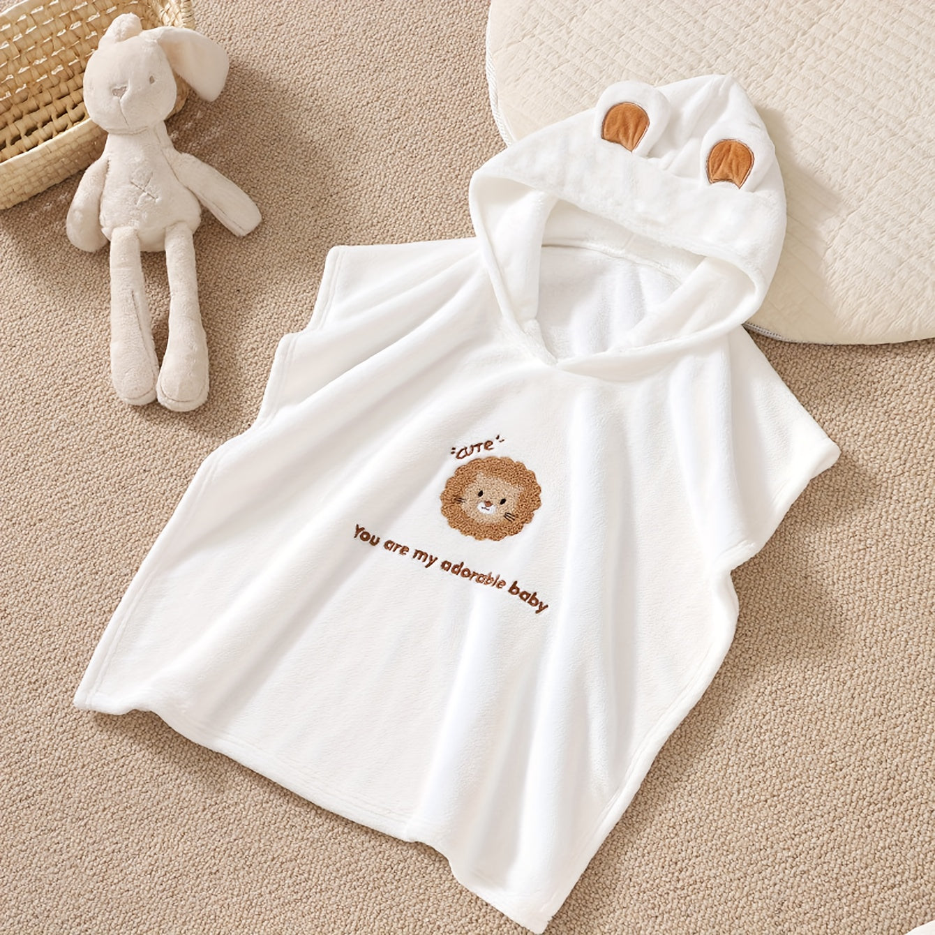 Adorable White Animal-Themed Hooded Bath Towel for Children, Measuring 23.6\