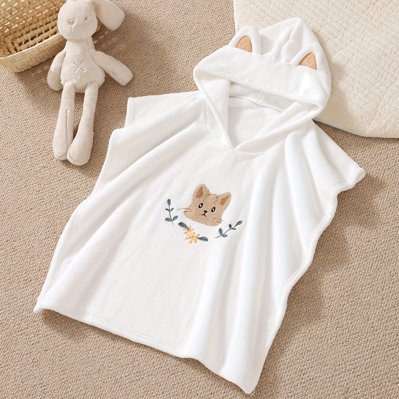 Adorable White Animal-Themed Hooded Bath Towel for Children, Measuring 23.6\