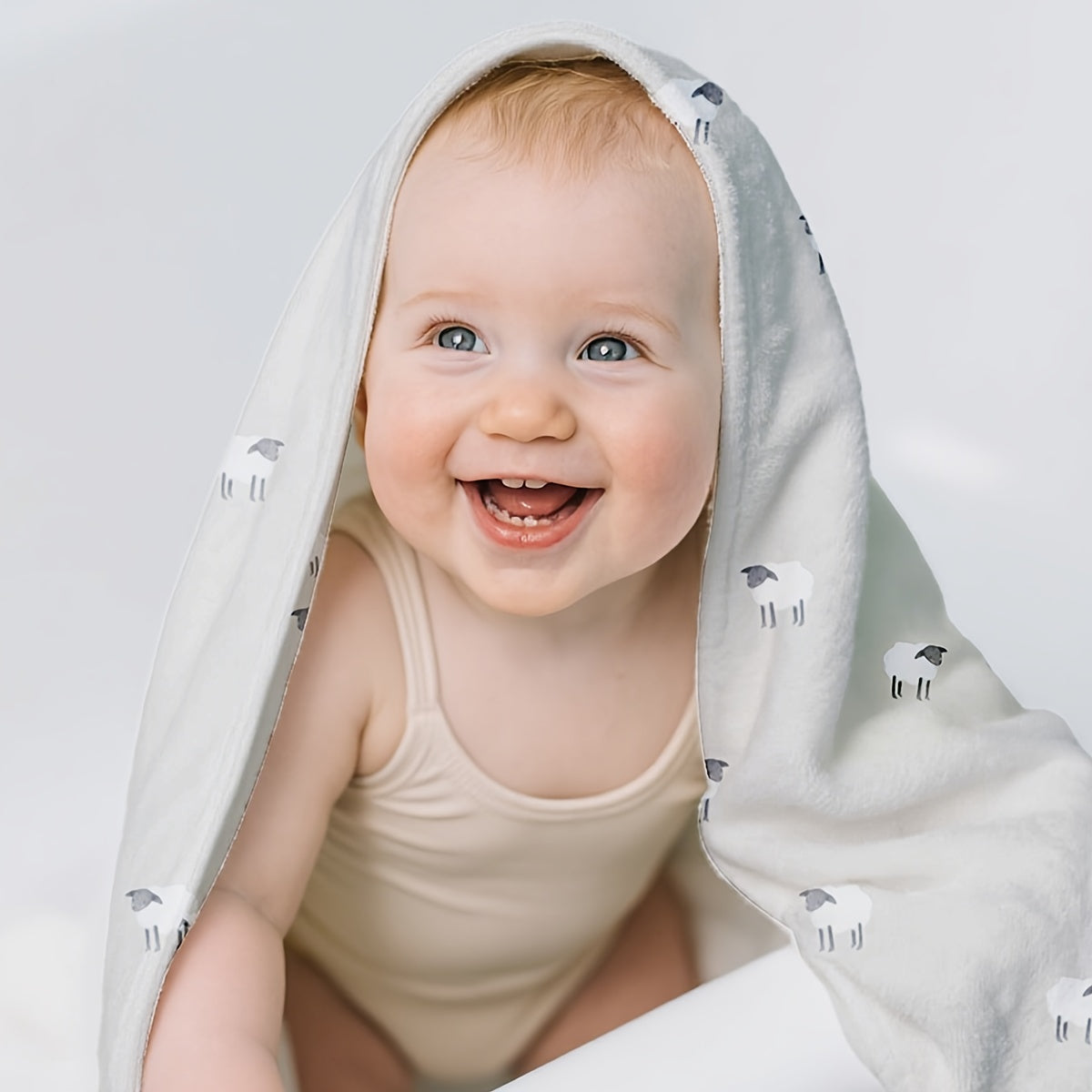 1pc Baby Hooded Towel - Soft And Absorbent, Designed for Infants Aged 0-3 Years, Perfect for Bath Time, Beach Outings, And Showers. A Must-Have for Baby Bathing Needs, Making It an Excellent Gift for Thanksgiving, Christmas, Or Halloween