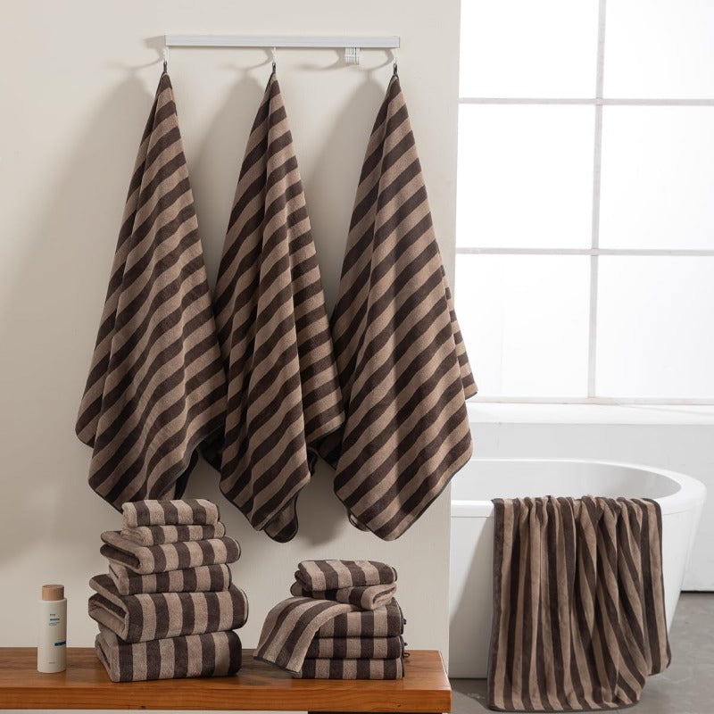 Set of 18 Brown Cabana Striped Towels for The Family, Featuring 6 Bath Sheets, 6 Hand Towels, And 6 Washcloths. These Ultra-Soft Bathroom Towels Are Highly Absorbent And Quick-Drying, Perfect for Use at The Beach, Spa, Gym, Or Hotel.